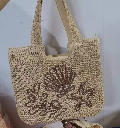 Paper Crochet Shoulder Bag With Broidery Pattern